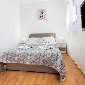 Nena , Rovigno Croazia