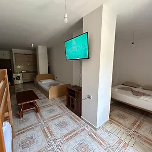 Appartamento A&x Cozy And Tranquil - 24h Self Check-in, Tirana